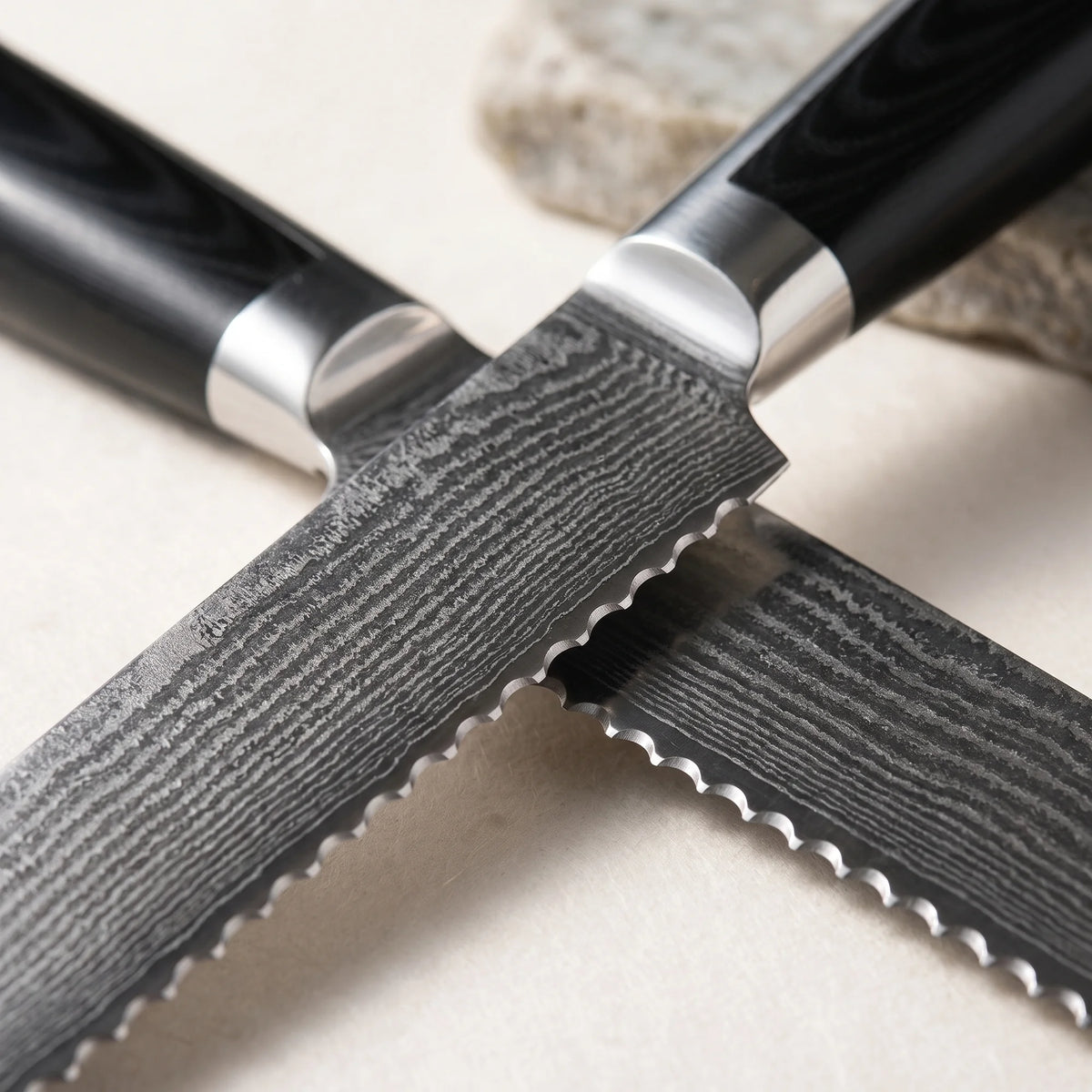 5-Piece Set with Bread Knife – Hochodo, blade and material detail