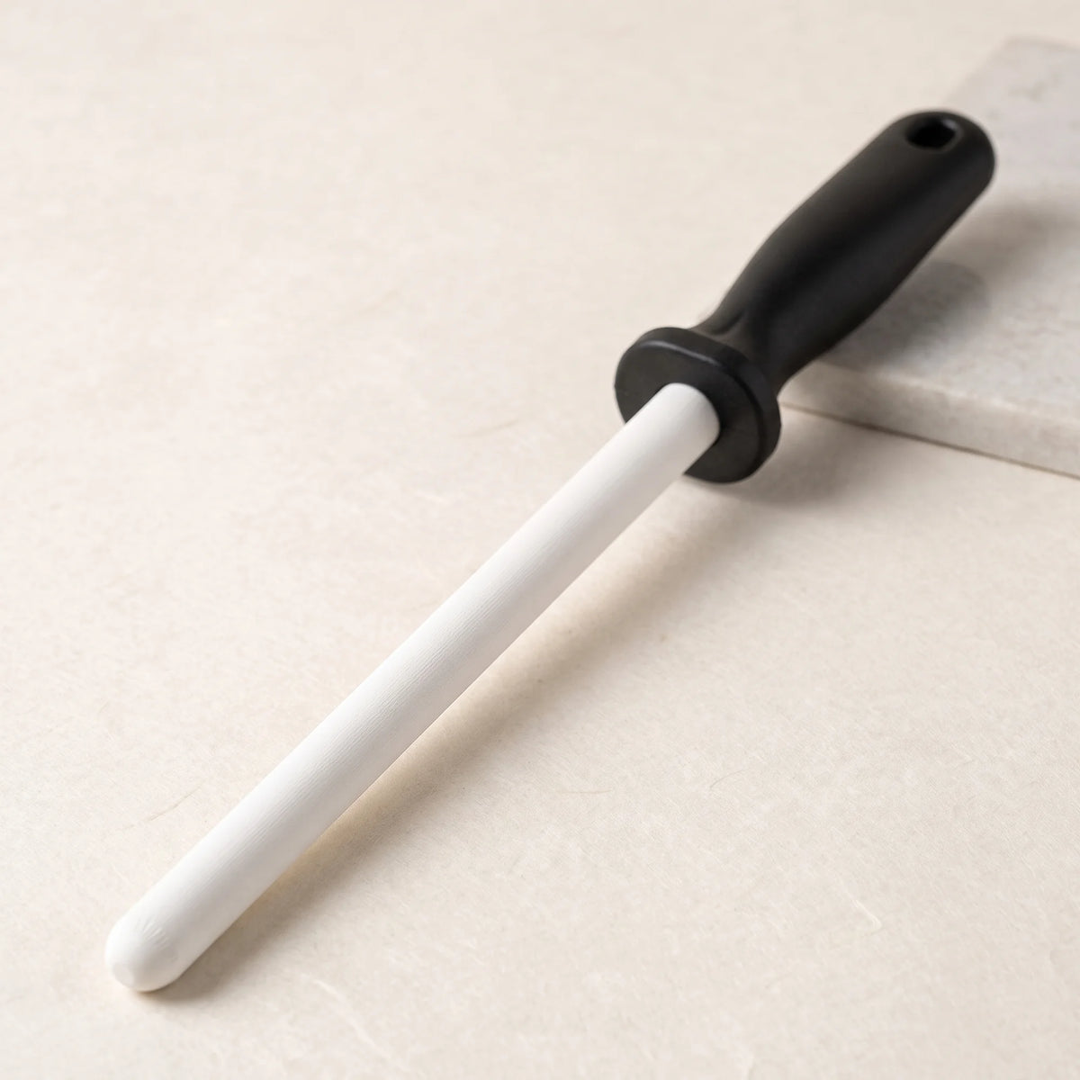 Ceramic Honing Rod – Hochodo, three-quarter view