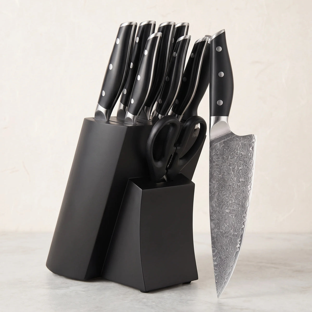 Knife Block Set, 7 Knives – Hochodo, three-quarter view