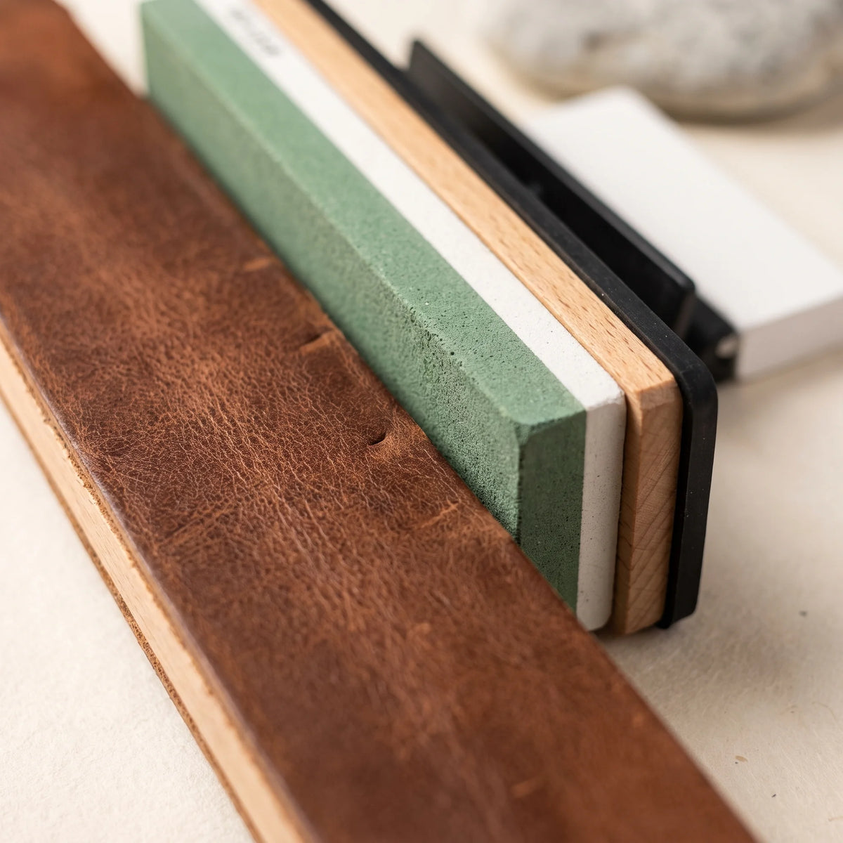 Whetstone Kit + Leather Strop – Hochodo, blade and material detail