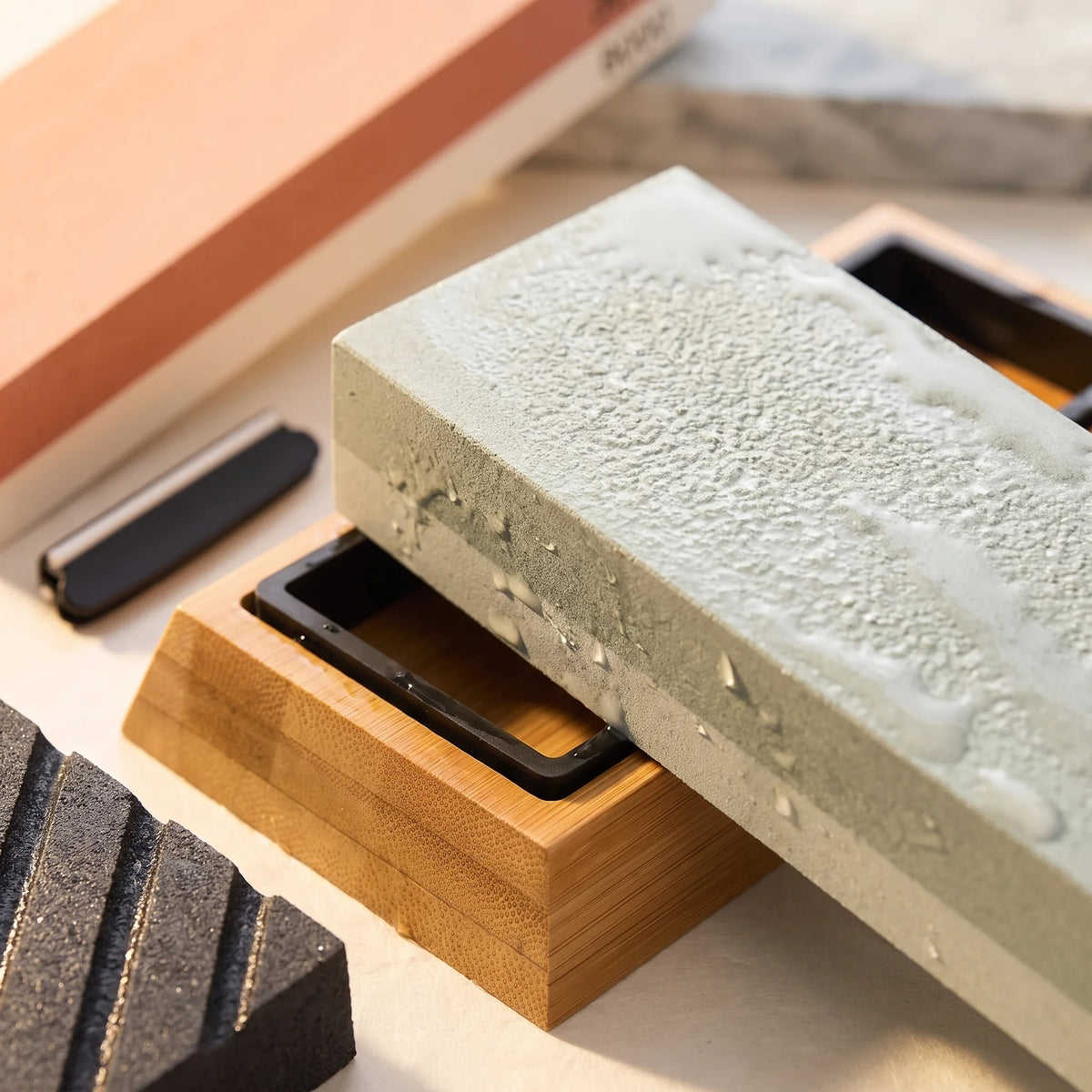 Whetstone Set, 4 Grits – Hochodo, blade and material detail
